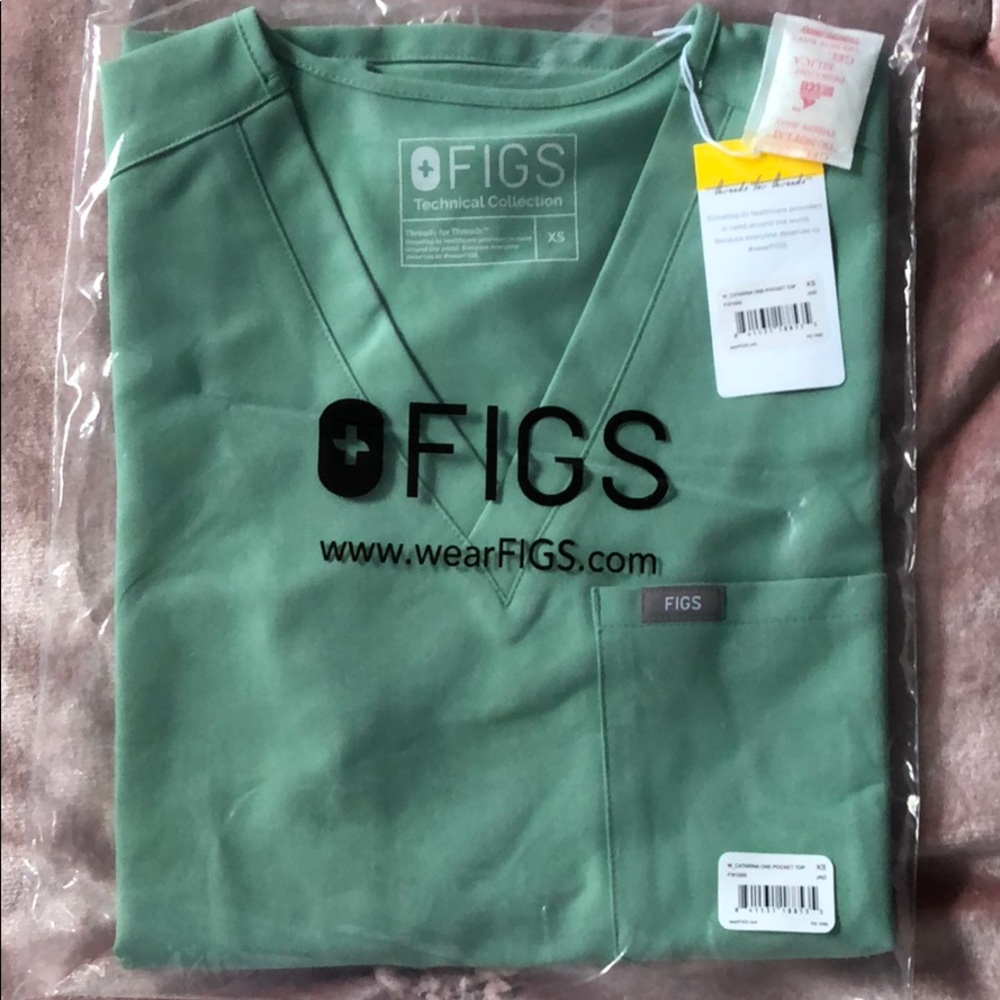 Figs XS Catarina jade scrub top